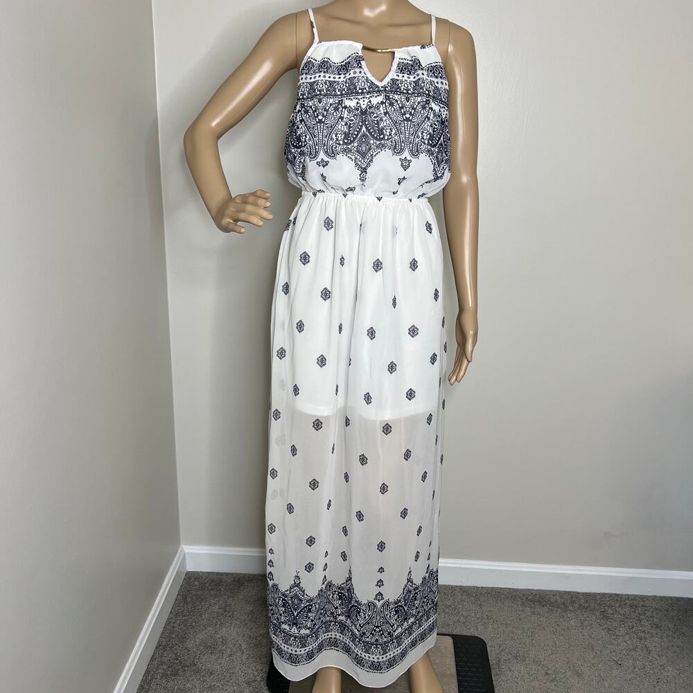 Rue 21 White Paisley Patterned Maxi Dress
